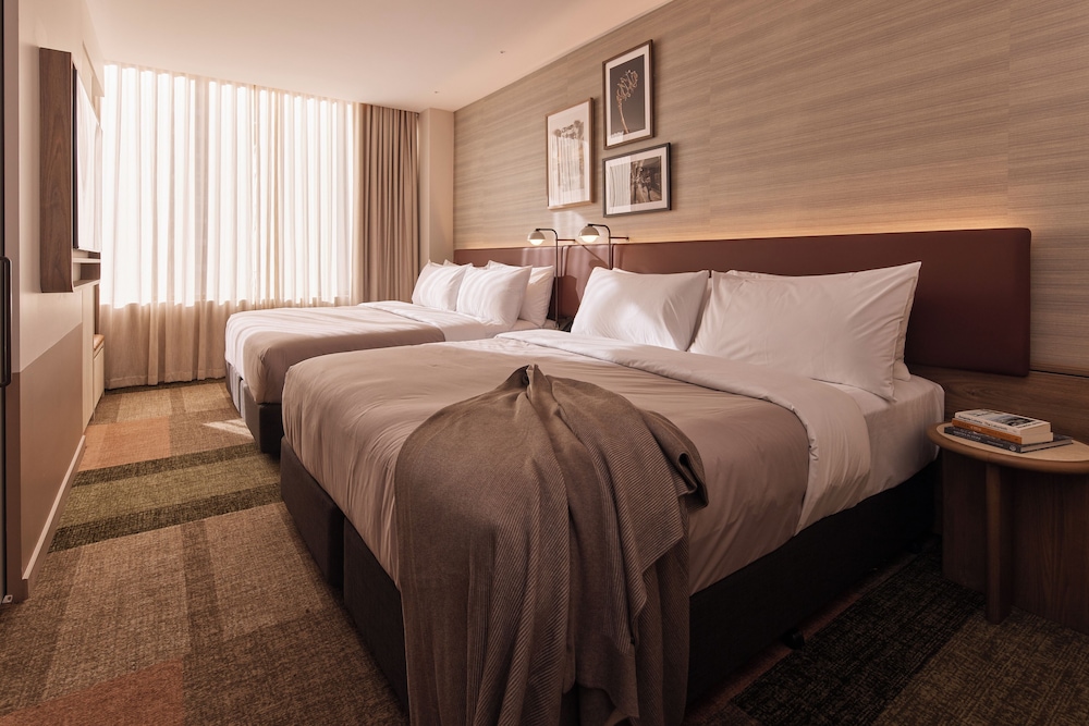 Rydges Melbourne 8/50