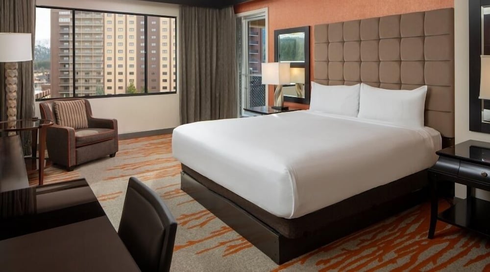 Golden Nugget Lake Tahoe Hotel & Casino 16/56