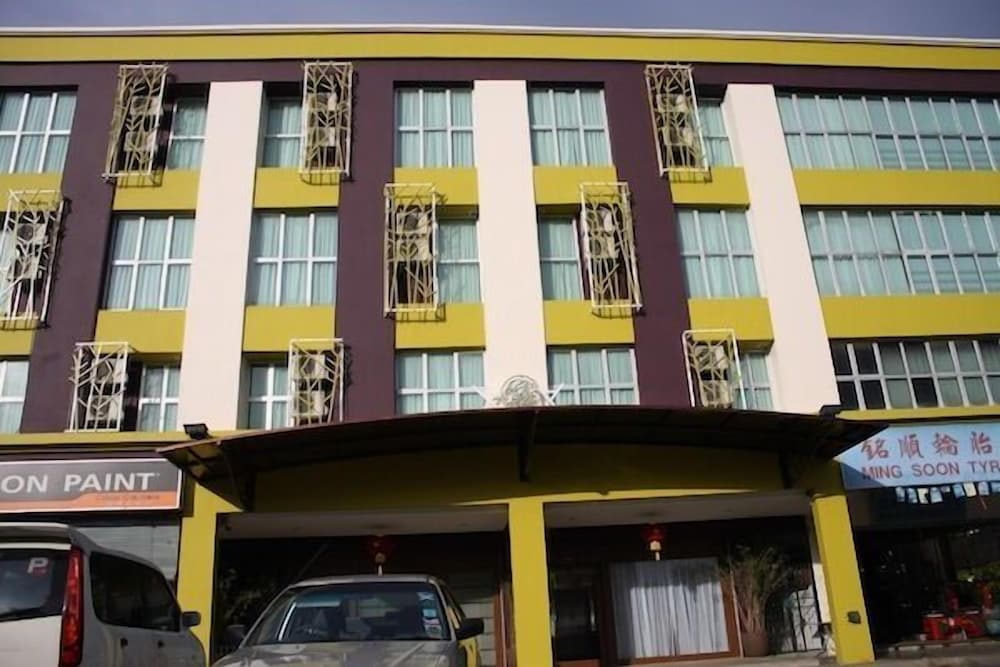 Grand Medallion Hotel 2/48