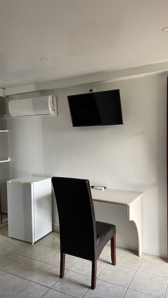 Airport Hotel 19/42