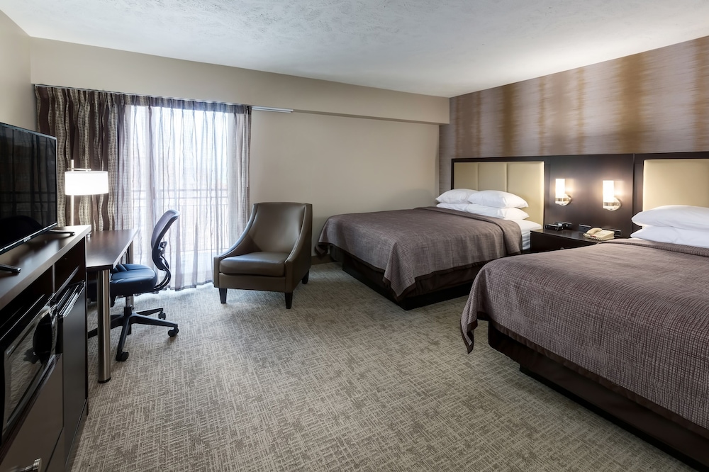 STANDARD, 2 QUEEN BEDS, CITY VIEW