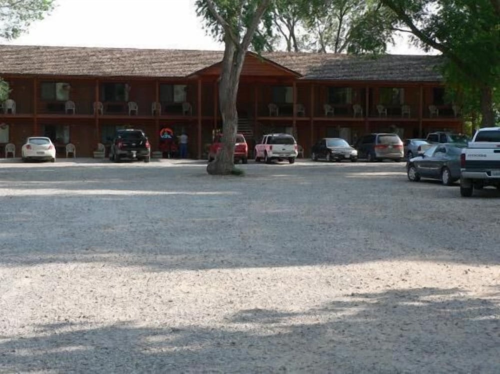 Austin\'s Chuckwagon Motel 4/41