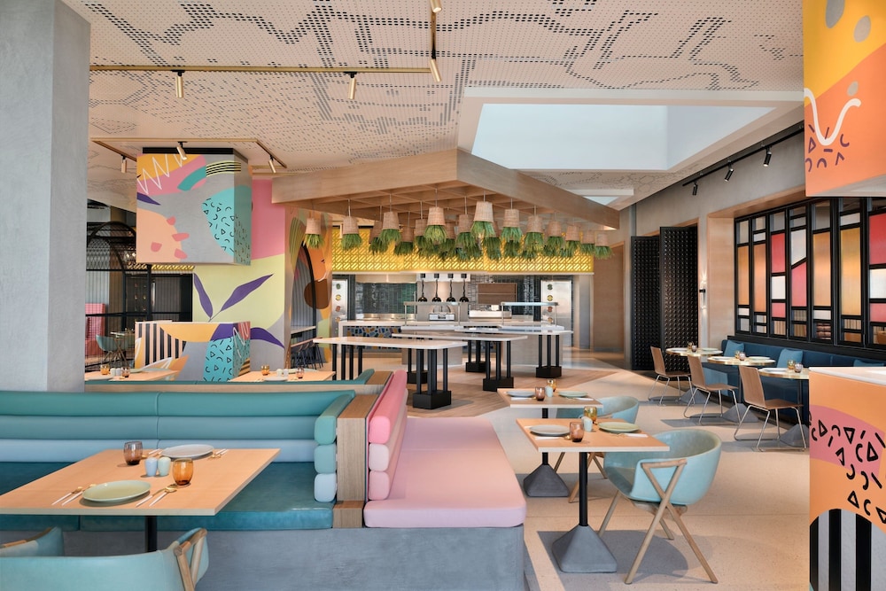 Aloft Muscat 30/47