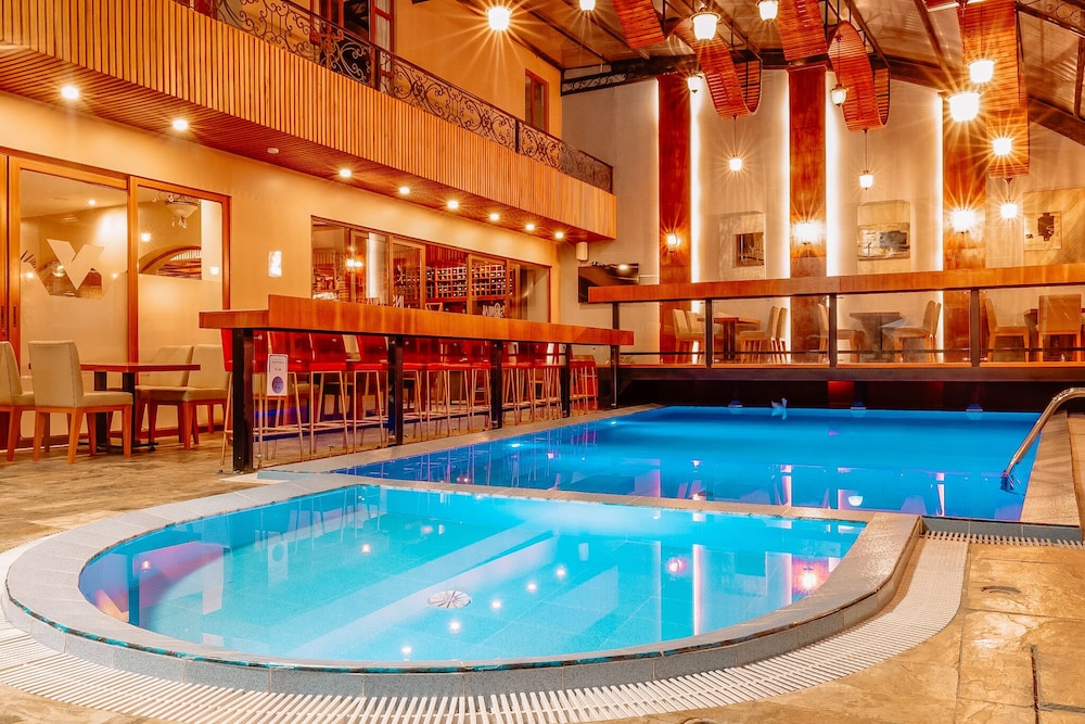 Grand Victoria Boutique Hotel 45/69