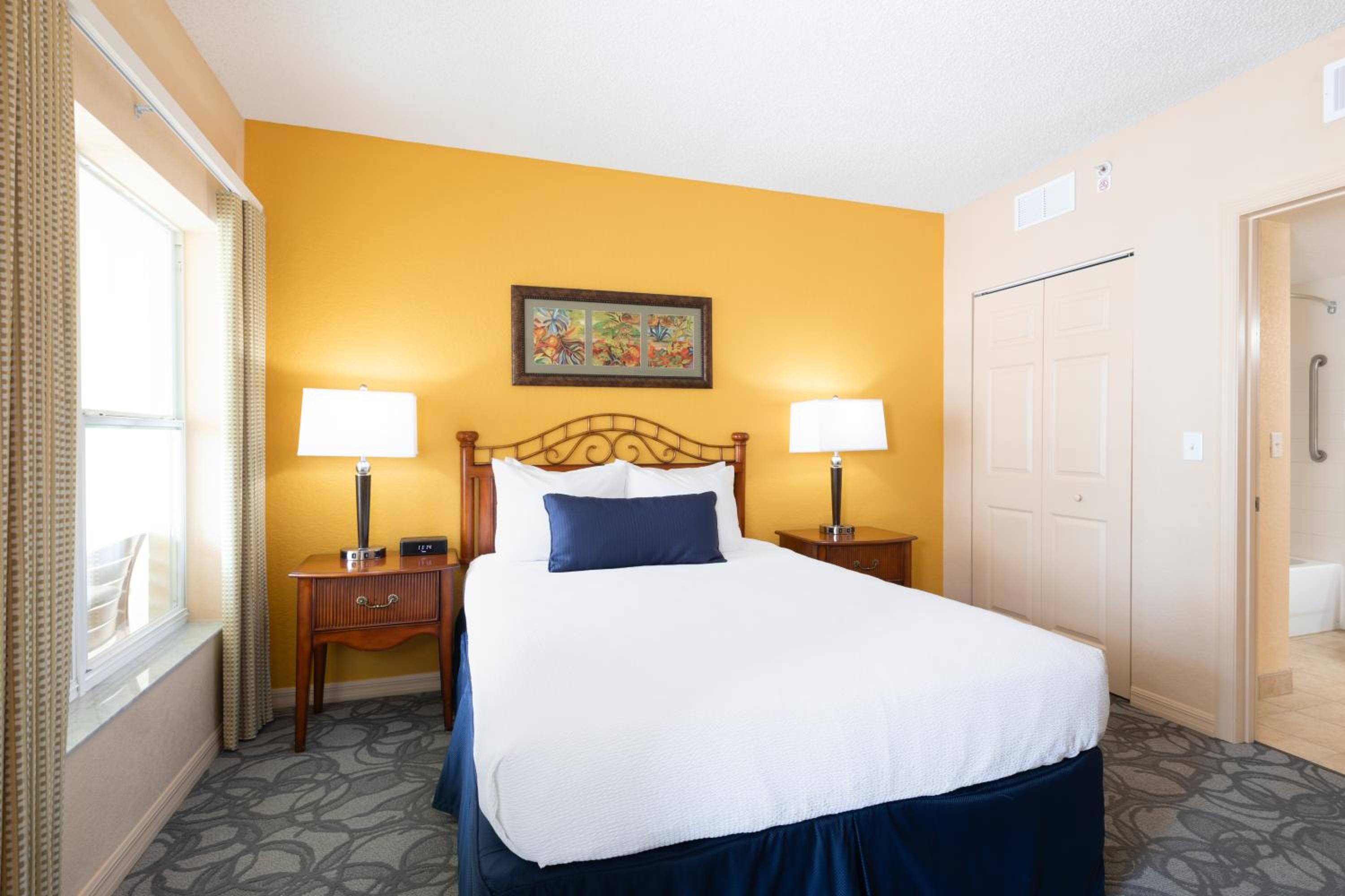 2 Bedrooms, Suite, Fireworks View