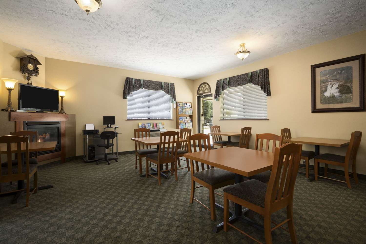 Howard Johnson by Wyndham Leavenworth 17/27