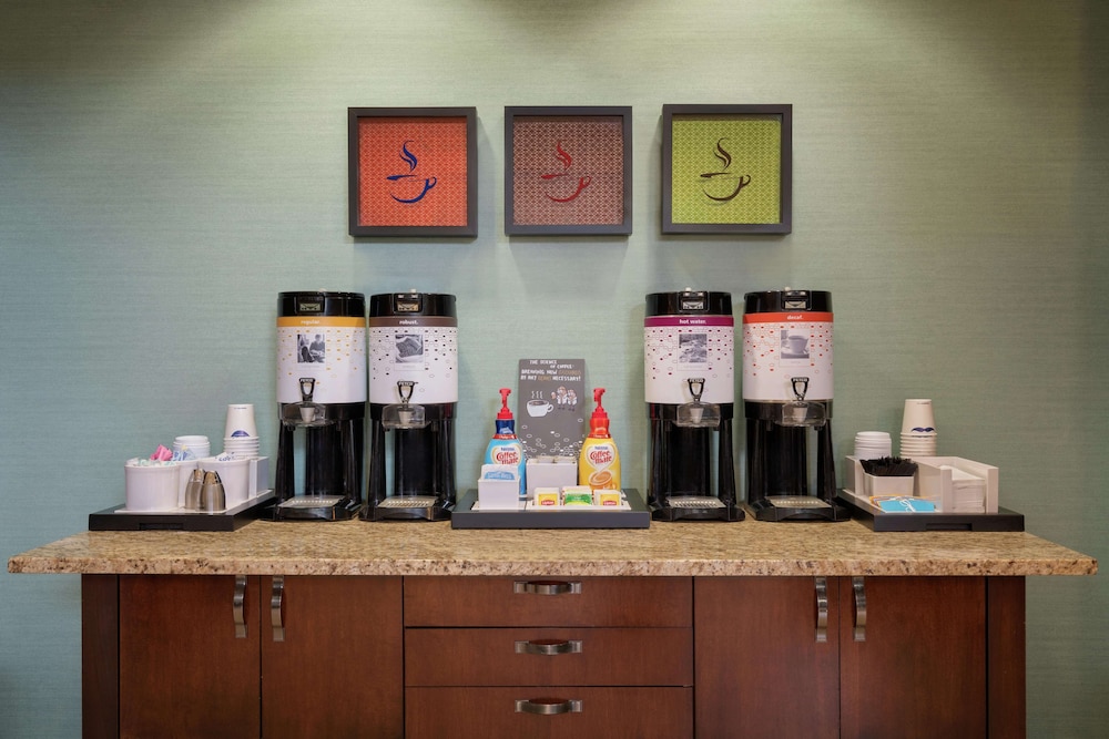 Hampton Inn & Suites Wilmington Christiana 48/62