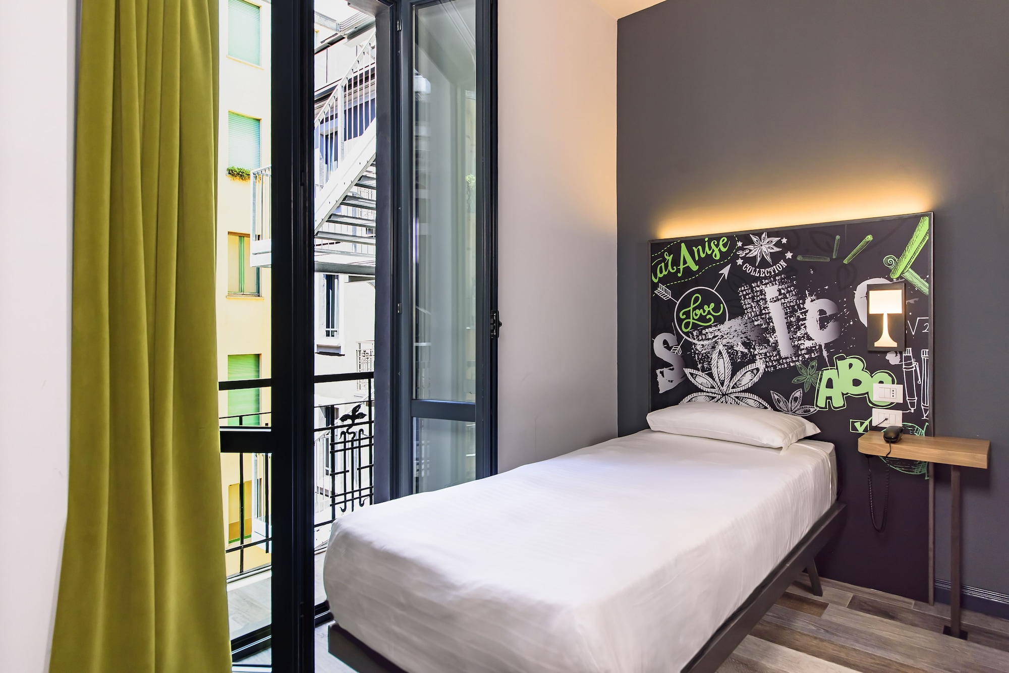 ROOM, SINGLE, BALCONY