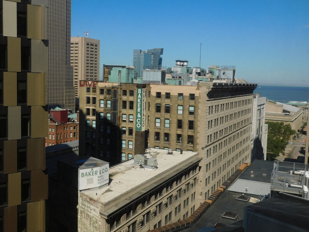 HOLIDAY INN EXPRESS CLEVELAND DOWNTOWN 4/59
