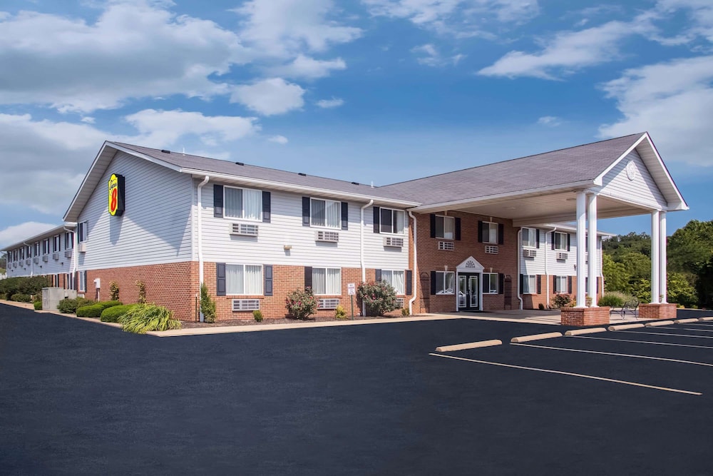 Super 8 by Wyndham Washington 3/32