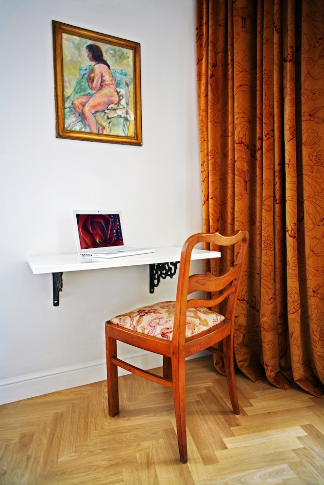 CRYSTAL SUITES OLD TOWN 45/68