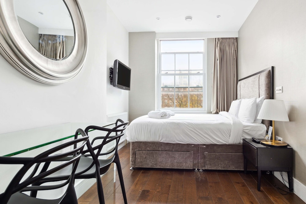 Valet Apartments Golden Square 7/22
