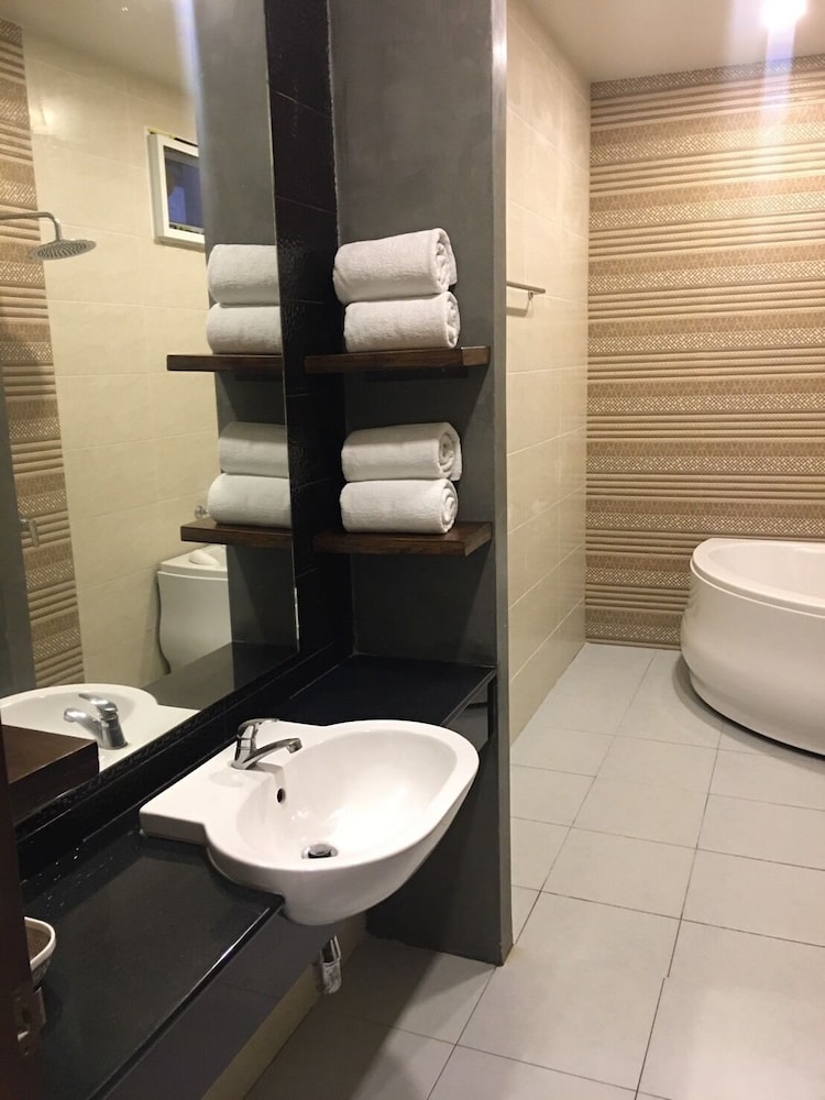 The Laekhong River Resort 16/18
