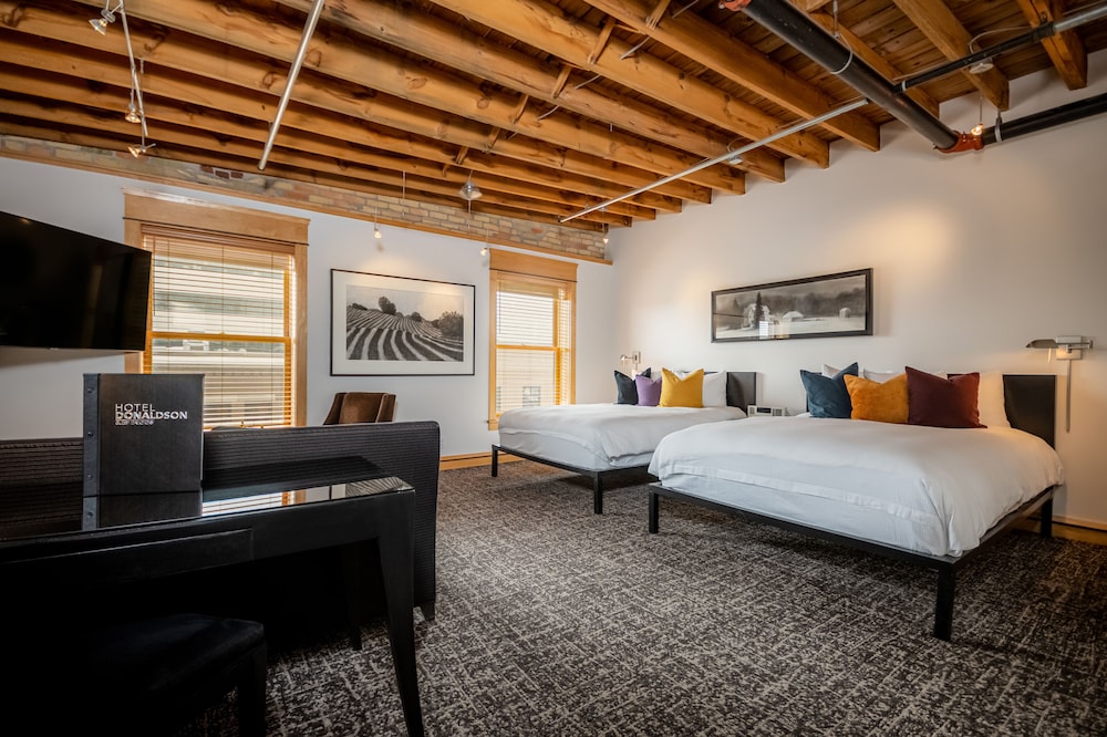 Hotel Donaldson 6/49