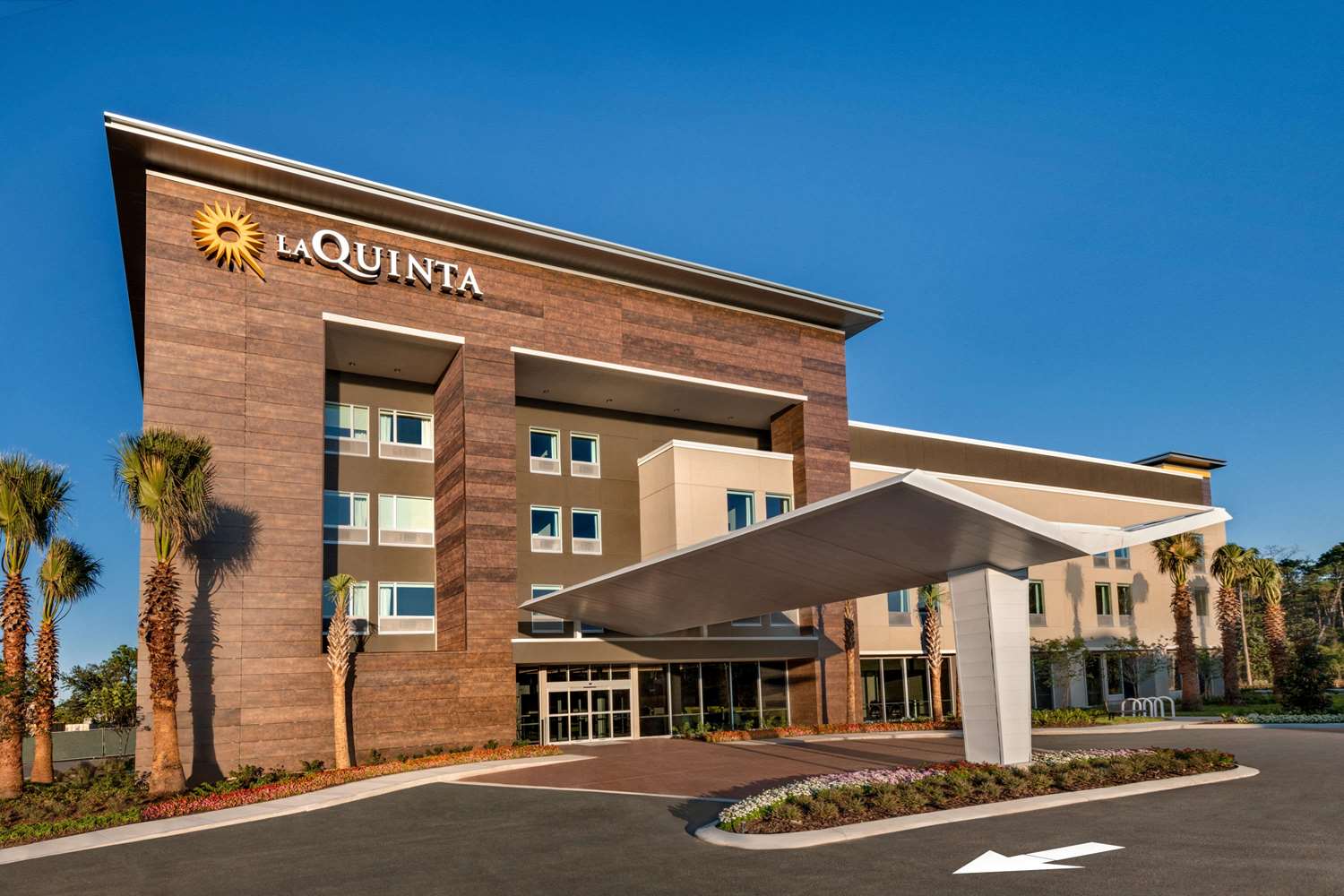 La Quinta Inn And Suites By Wyndham Orlando Idrive Theme Parks 4/50