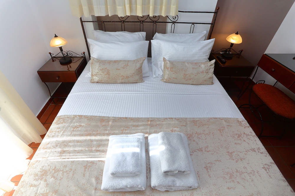 Vathi Hotel 16/50