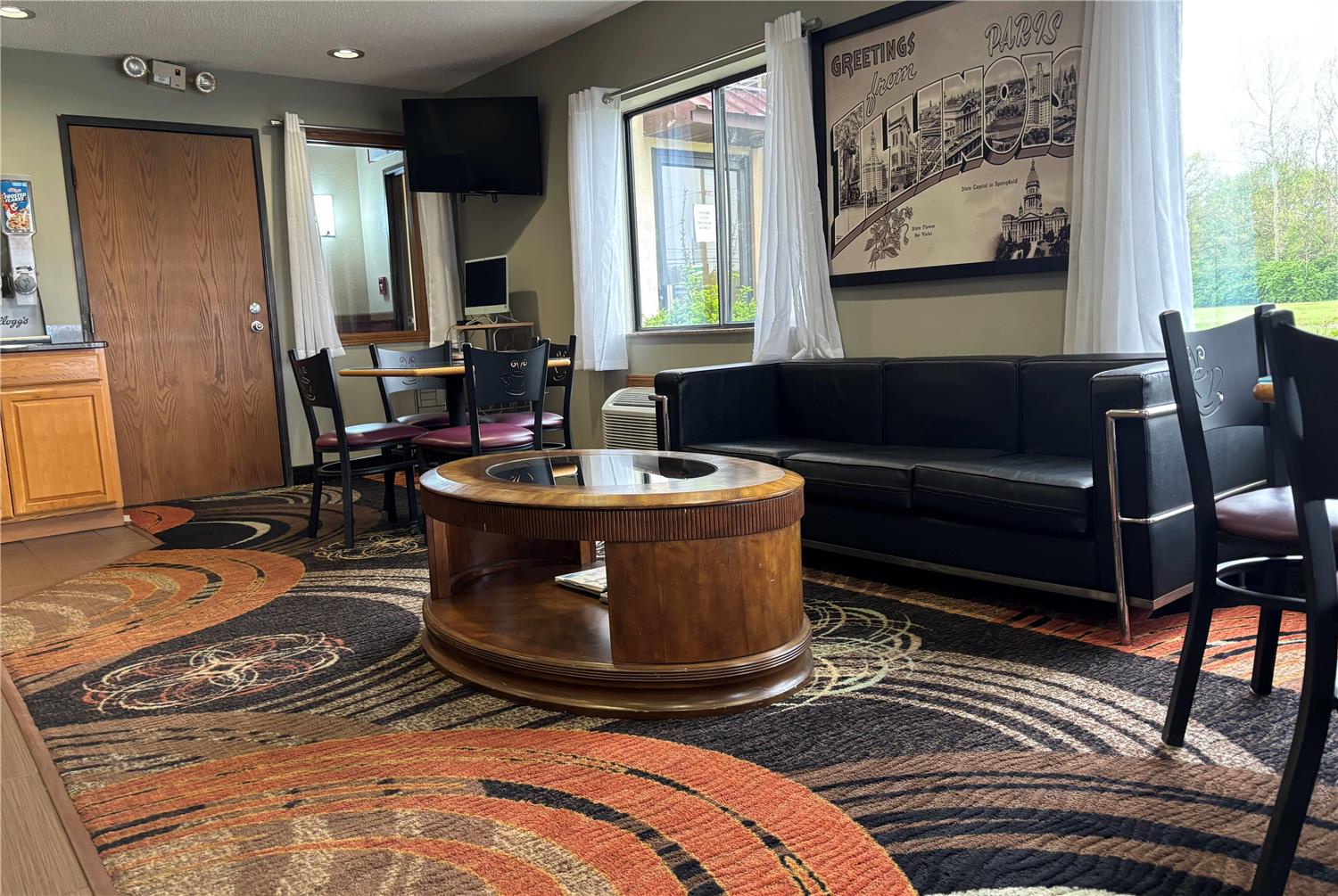Super 8 by Wyndham Paris IL 12/17