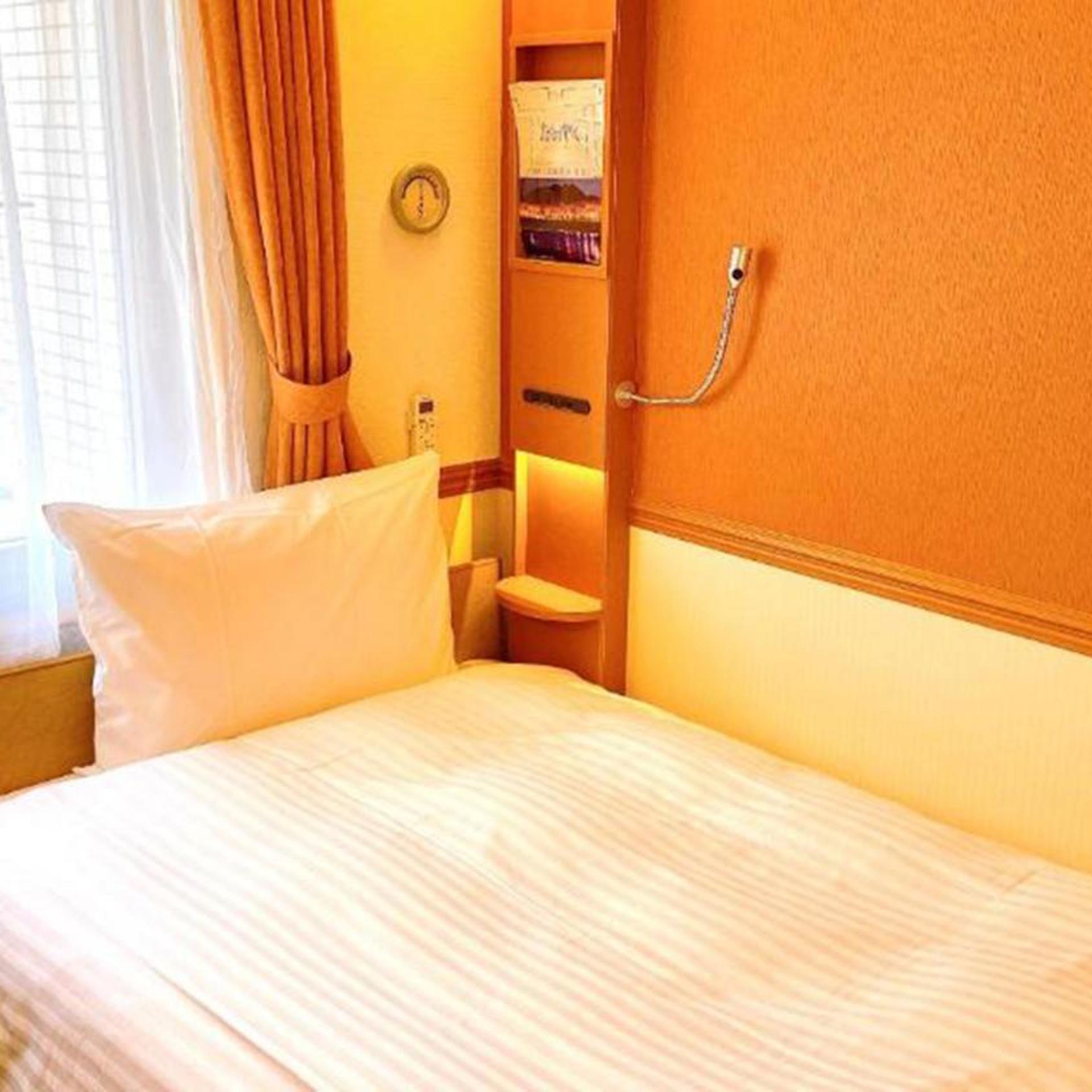 Standard, Twin Beds, Smoking