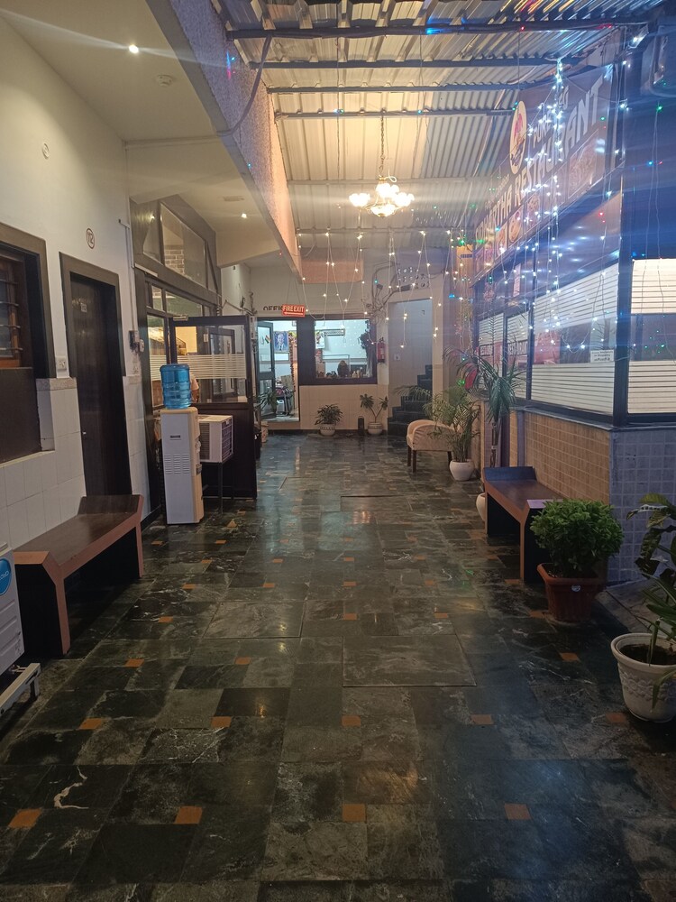 Hotel Sidhartha 58/59
