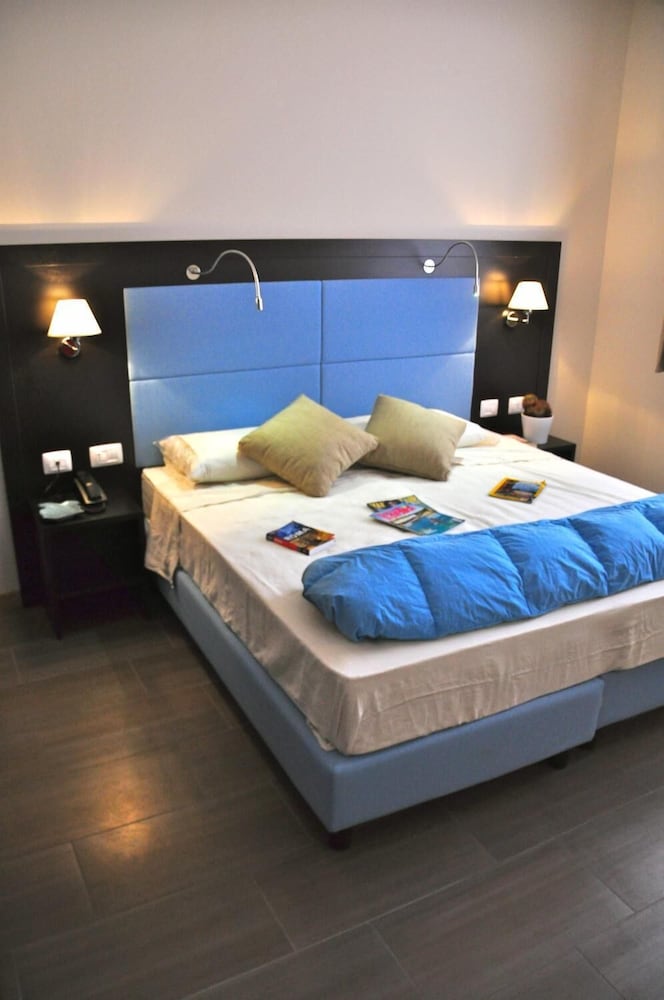 Hotel 325 Tor Vergata 4/28