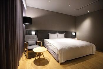 DELUXE, DOUBLE BED, PET FRIENDLY, JETTED TUB