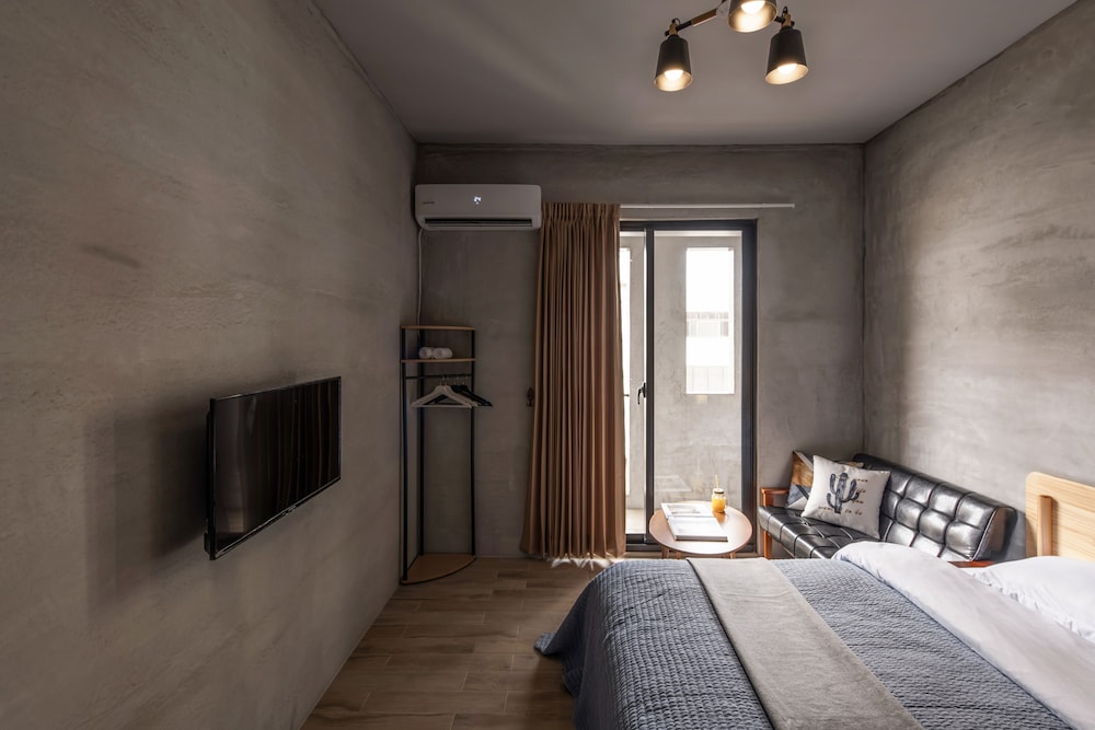Spring Villa 23/68