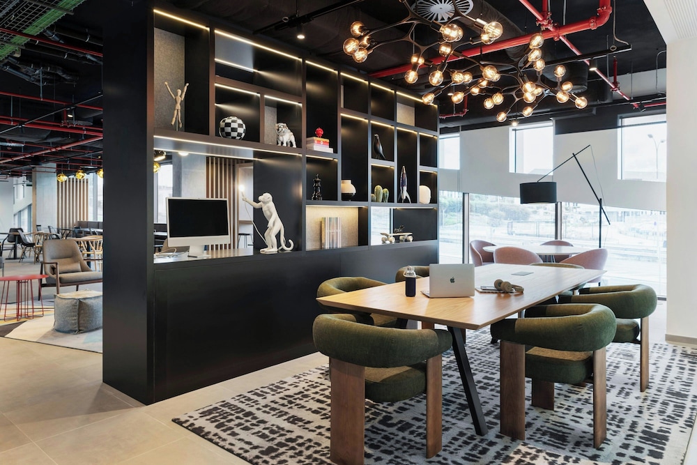 Moxy Alfragide Lisboa 40/58