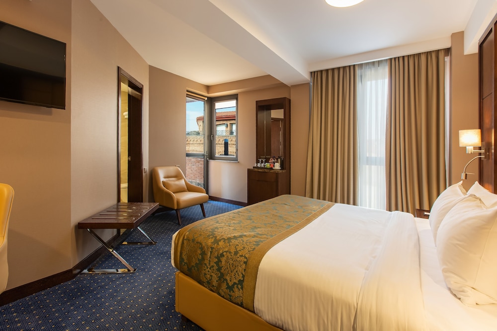 KMM Hotel Tbilisi 18/65