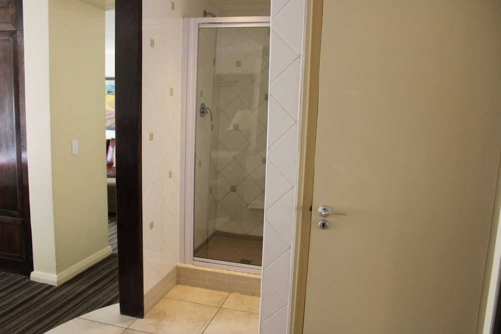 Caledon Hotel Spa And Casino 55/55