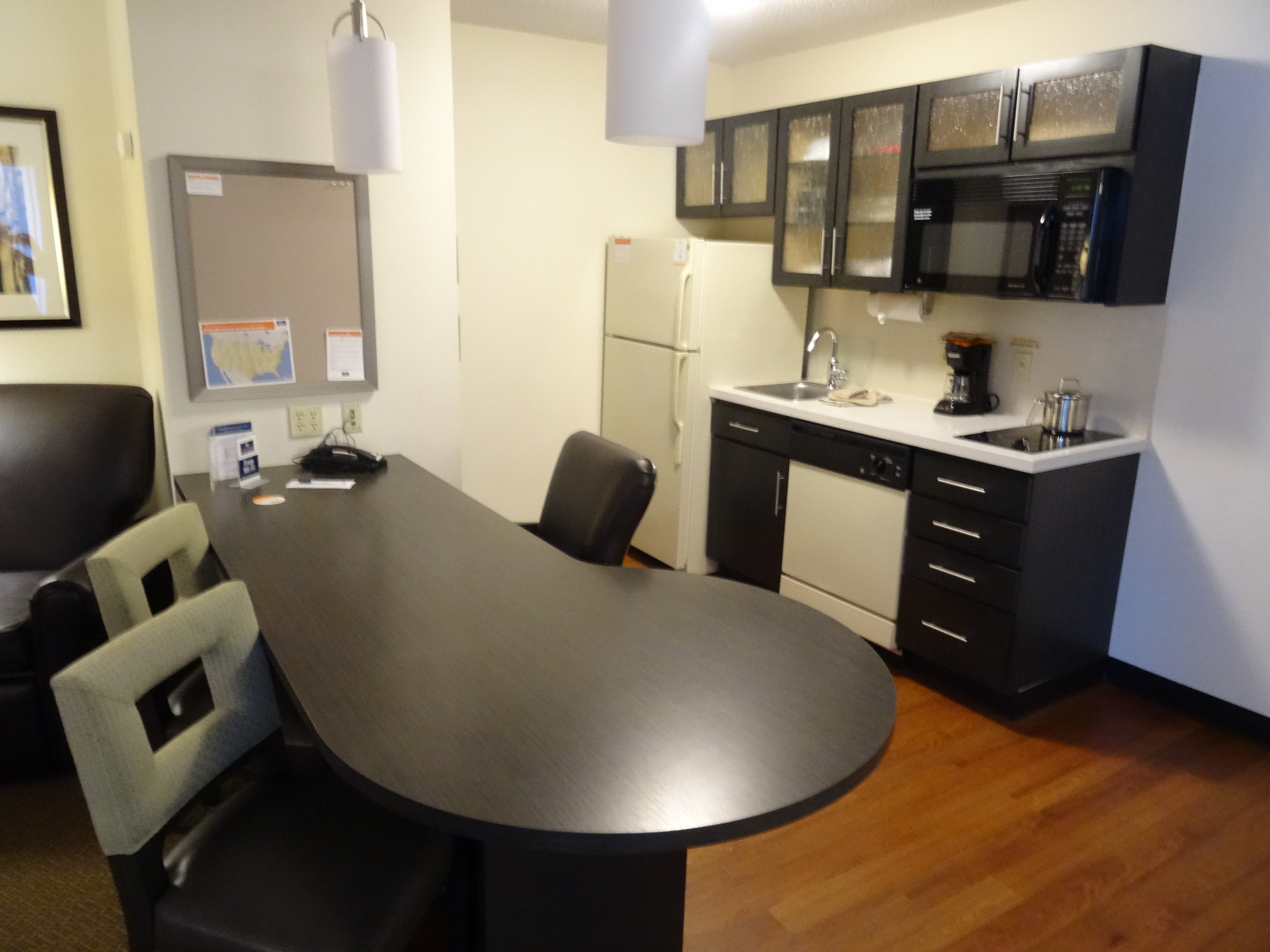 Sonesta Simply Suites Wichita Airport 64/69