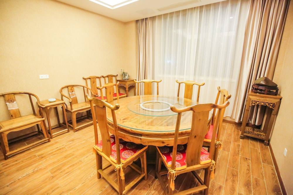 New Knight Royal Hotel Airport and International Resort 46/61