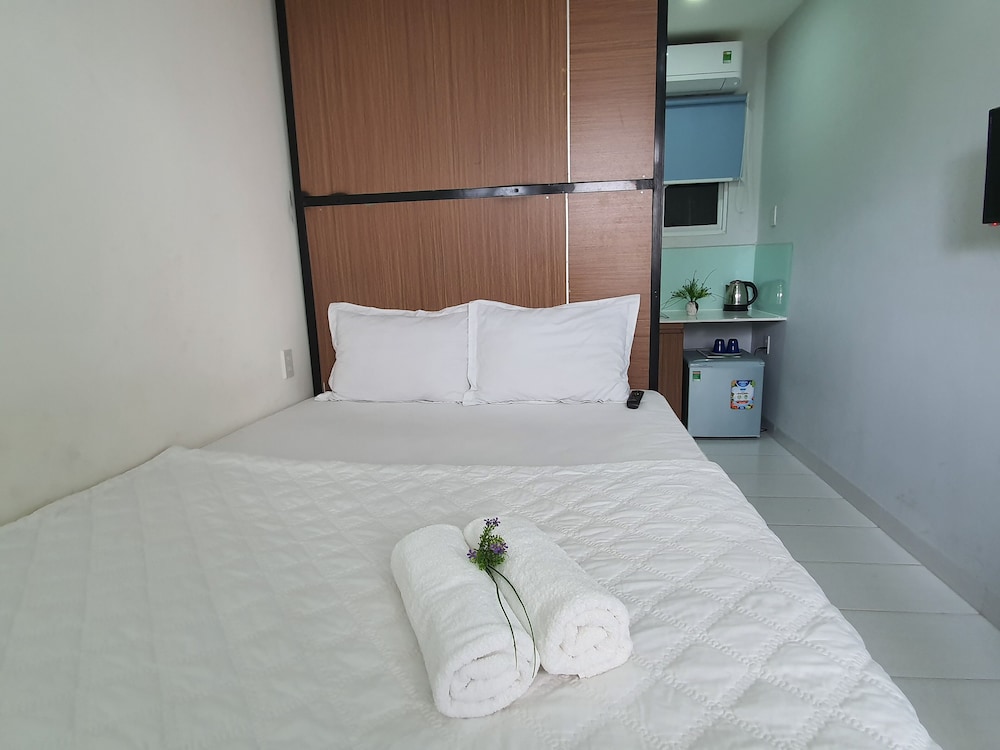 STANDARD, QUEEN BED, BEACH SIDE