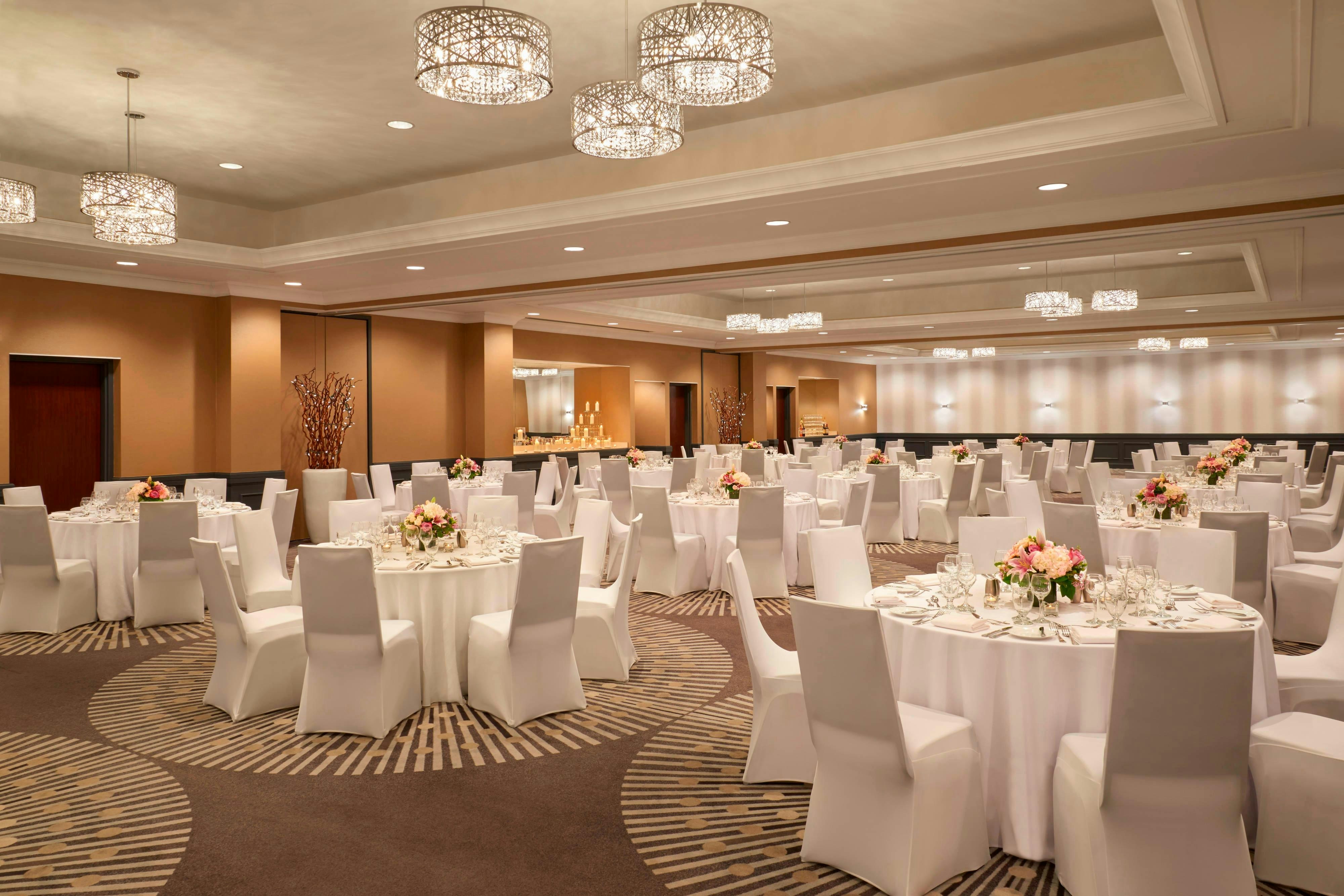 Courtyard By Marriott Downtown Toronto 23/25