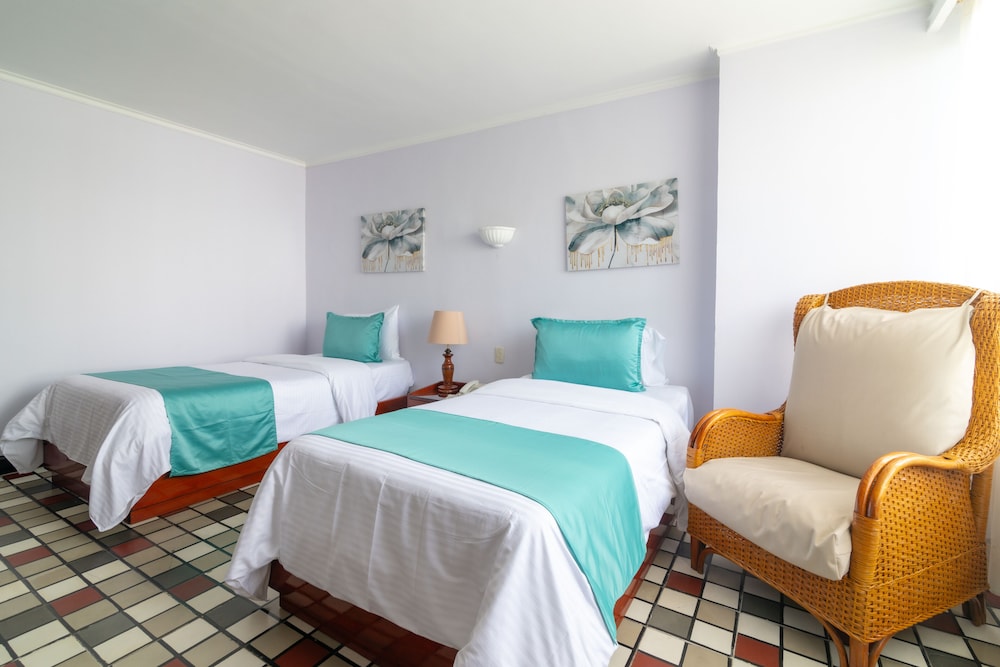 Hotel Bahia 22/43