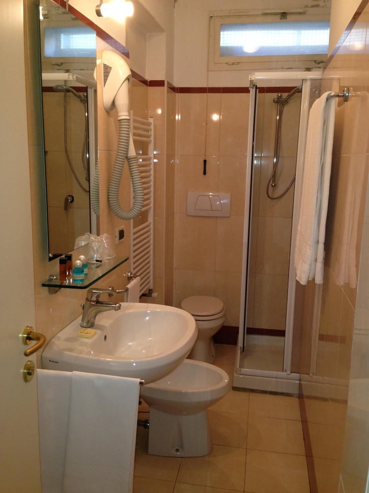 Hotel Adriatico 52/54