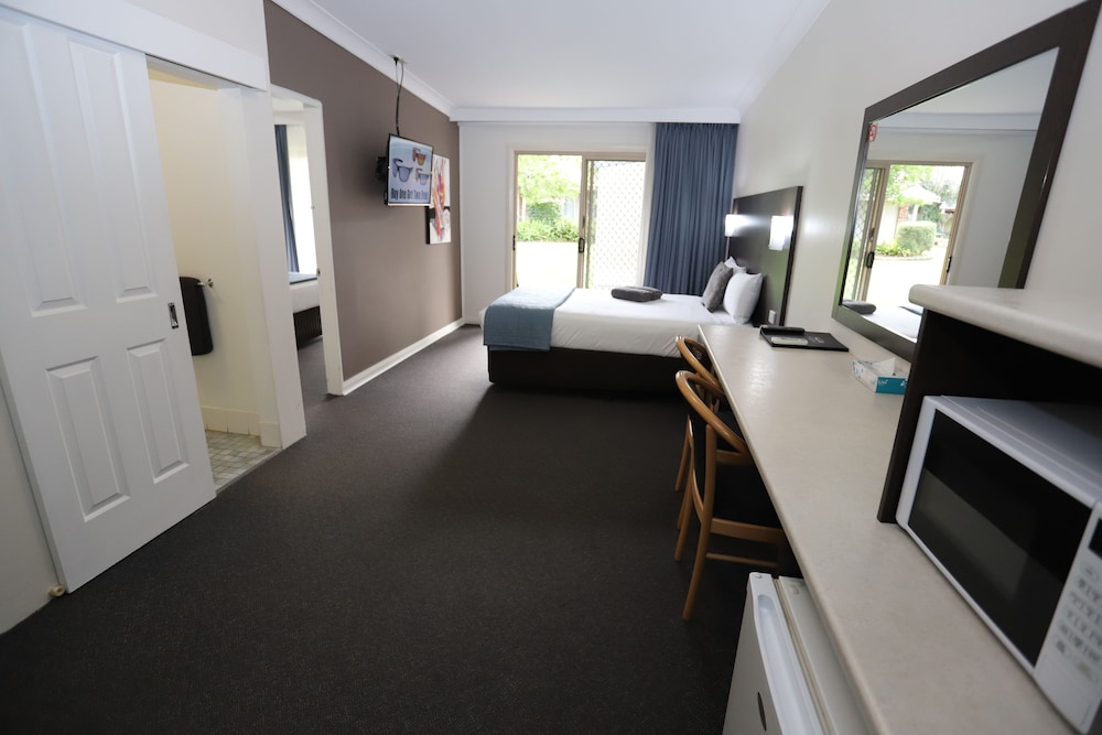Sleepy Hill Motor Inn 17/50