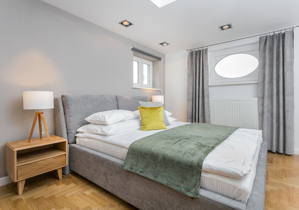 Venetian House Market Square Aparthotel 12/47