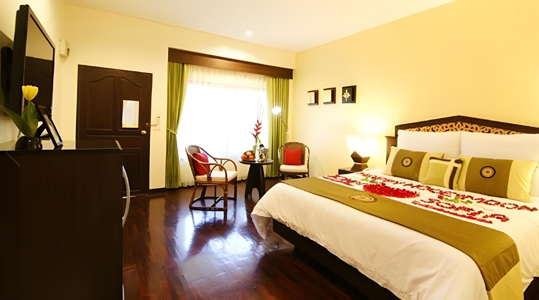 Bungalow, Double Bed, Side Pool View, Pool Access