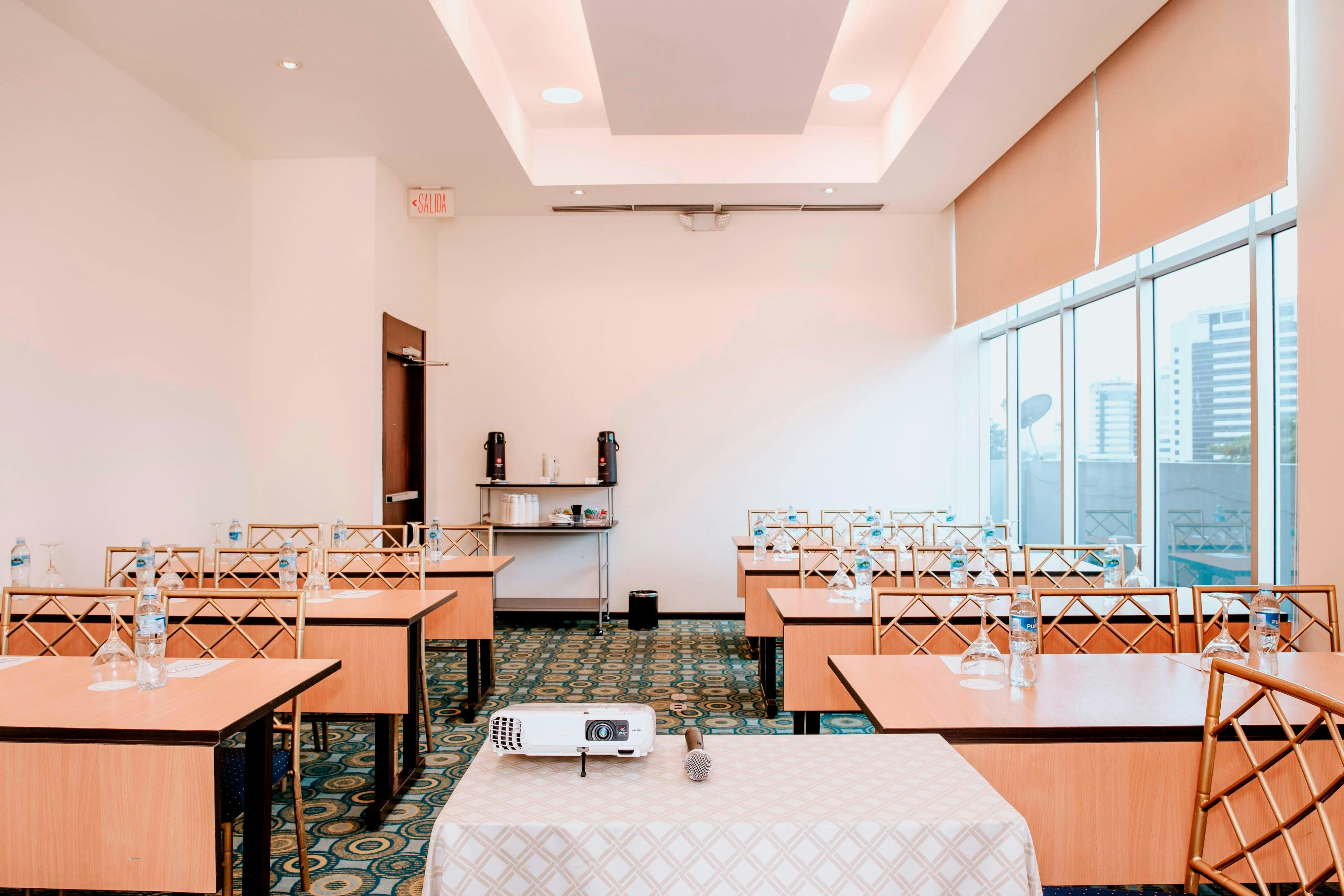 Courtyard By Marriott Guayaquil 3/4