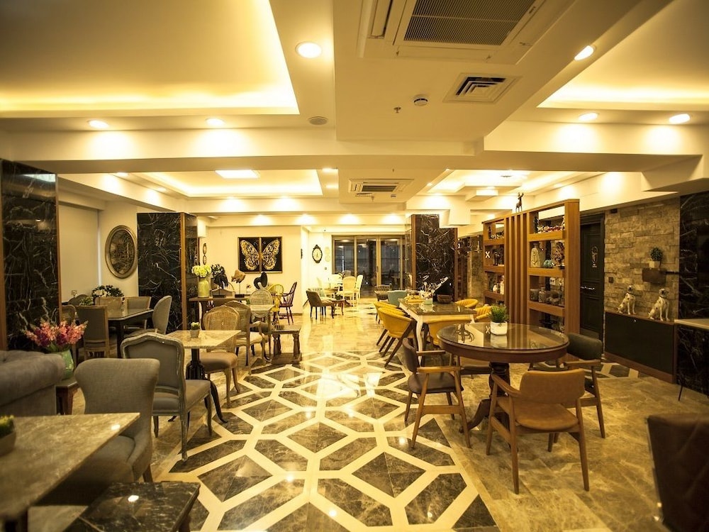 Lion Park Suits & Residence 28/40