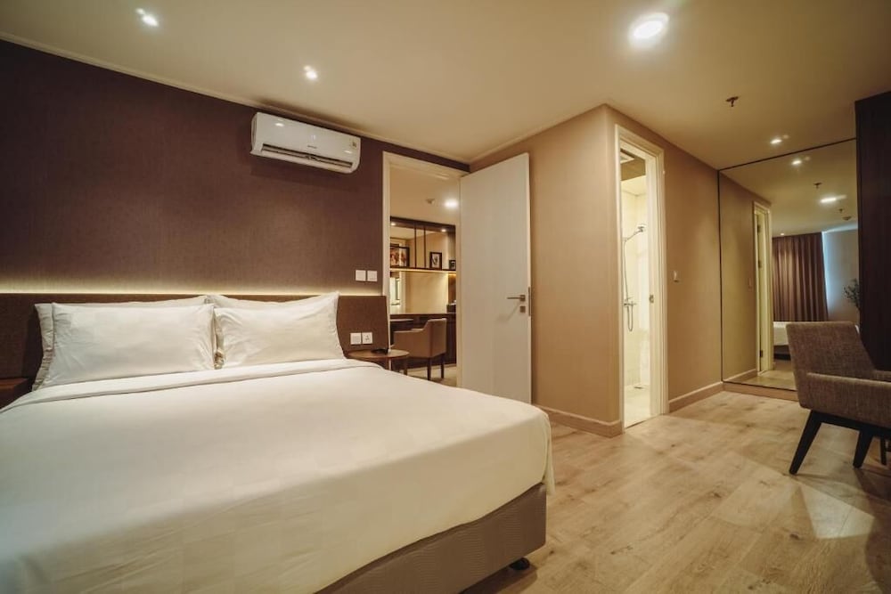 Swiss-Belcourt Serpong 8/39