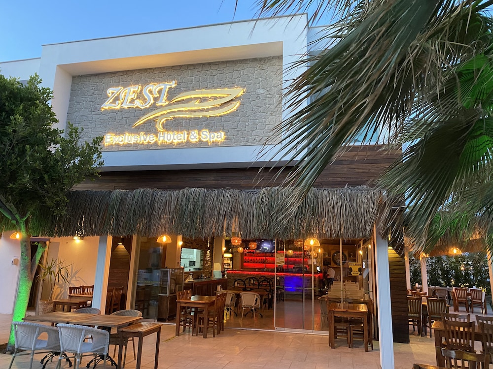 Zest Exclusive Hotel 5/50