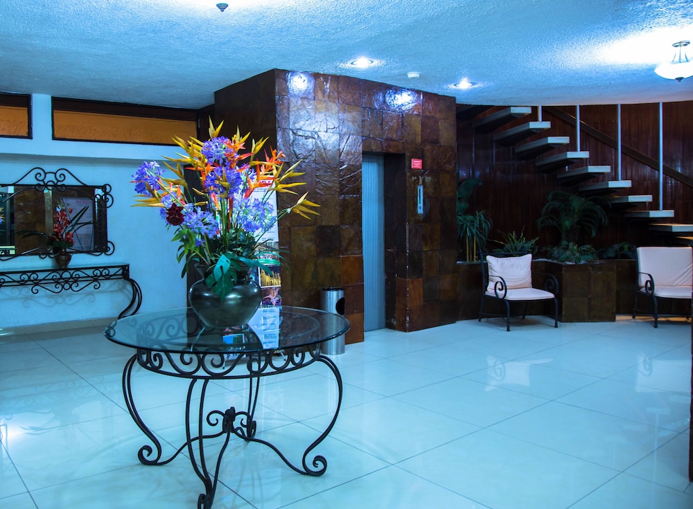 Hotel Ambassador Merida 14/72