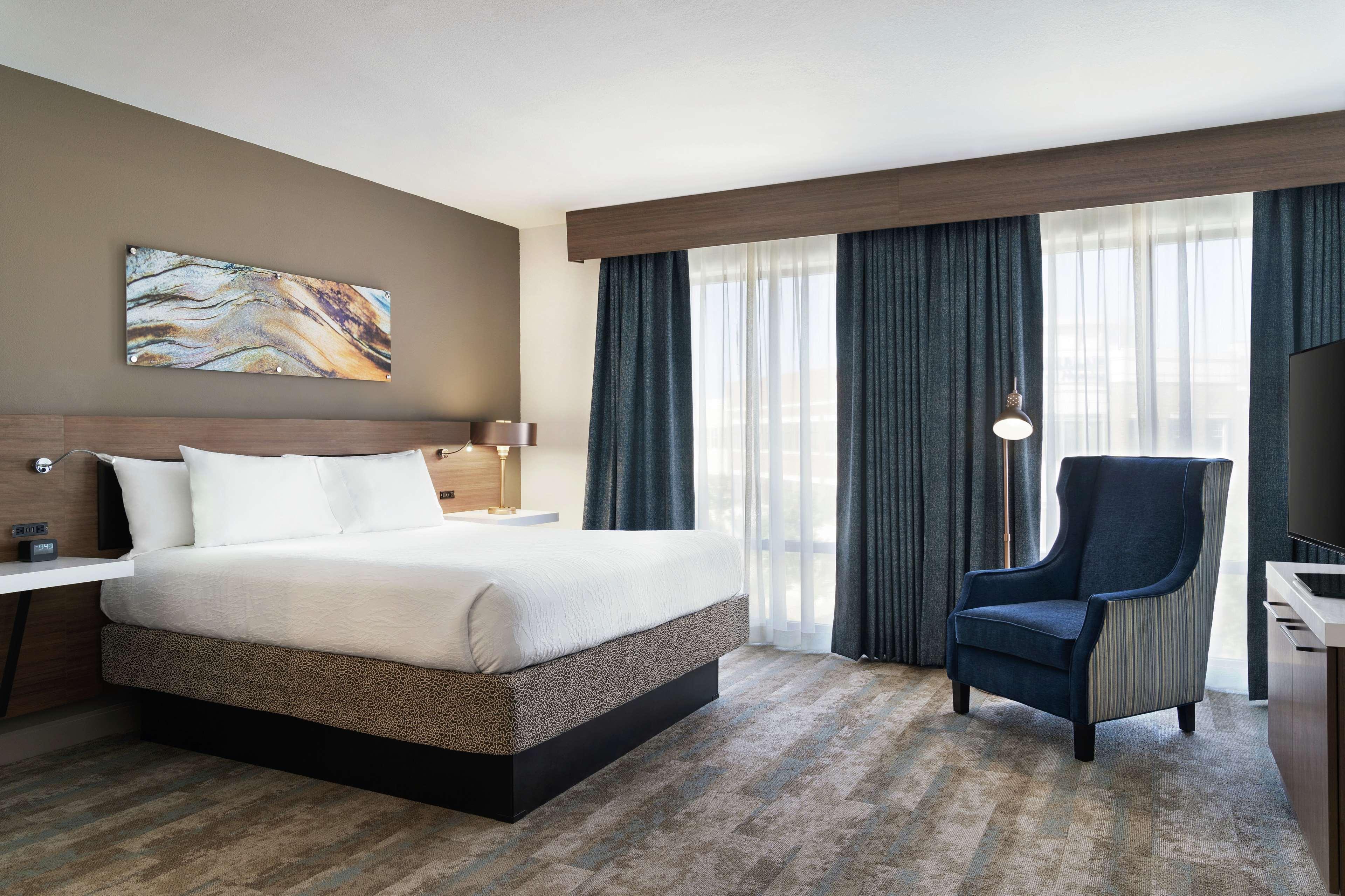 1 BEDROOM, PRESIDENTIAL, SUITE, KING BED