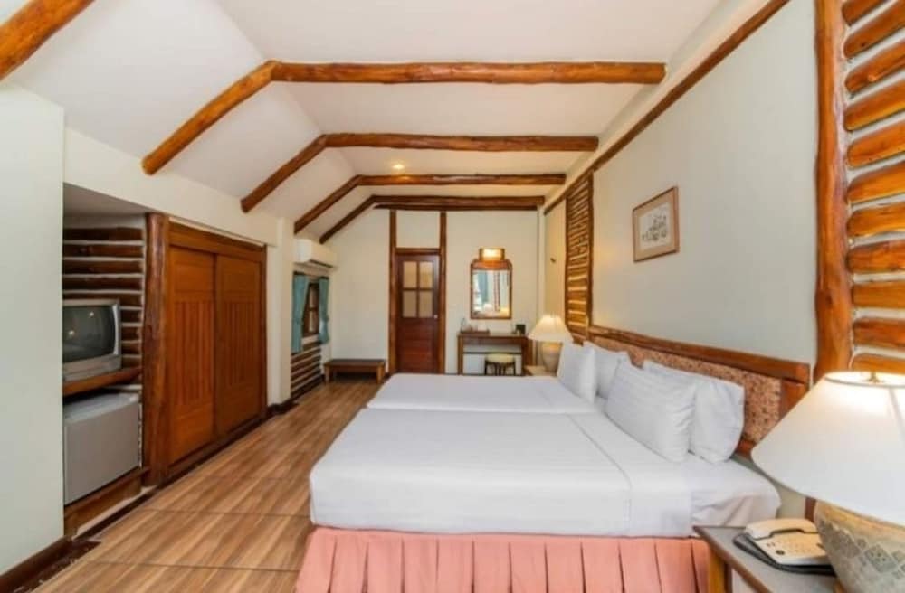 BUNGALOW, TWIN BEDS