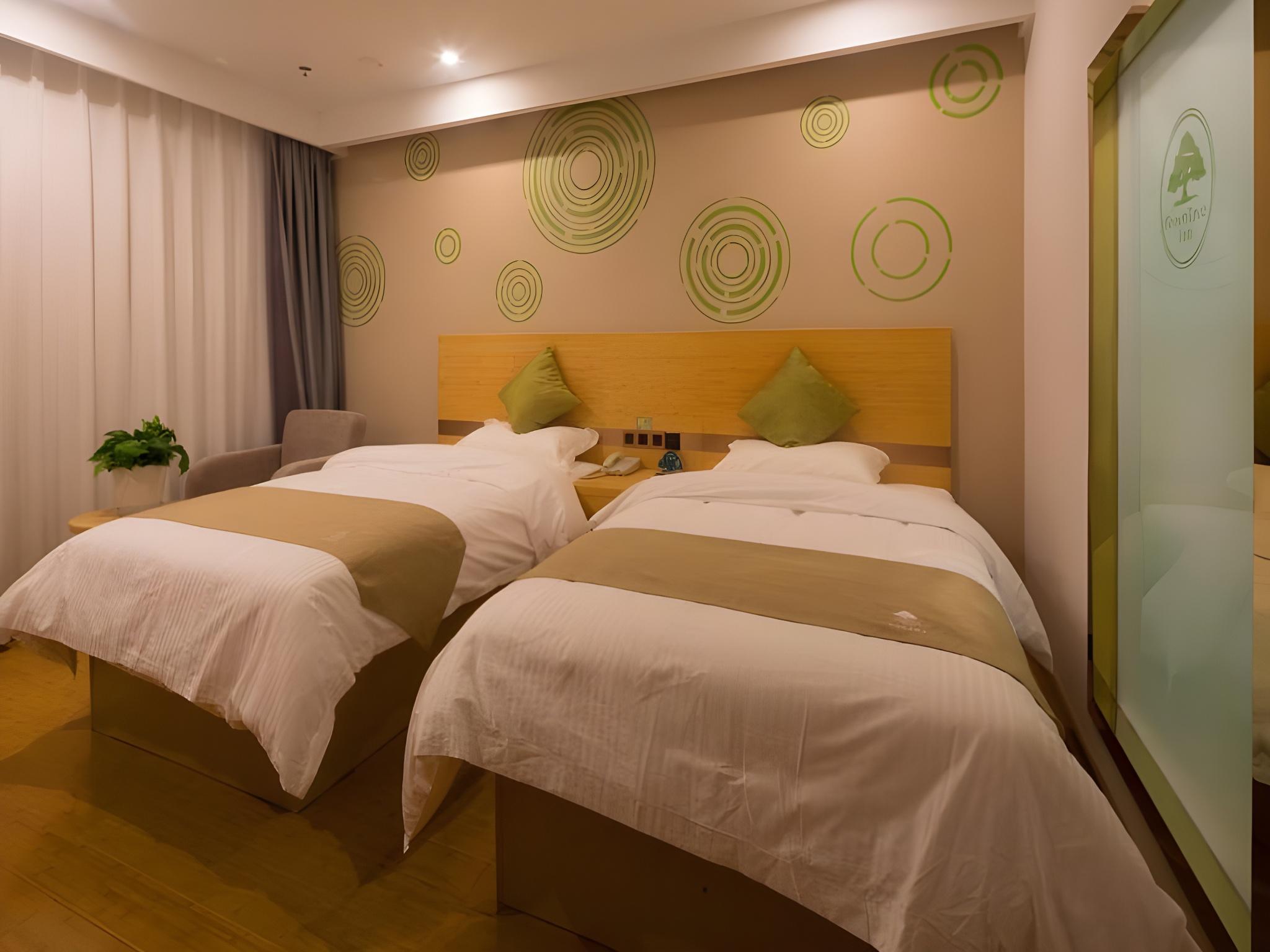 ROOM, TWIN BEDS