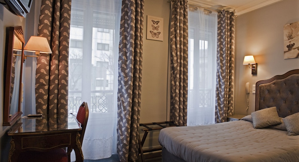 HOTEL HIPPODROME 4/27
