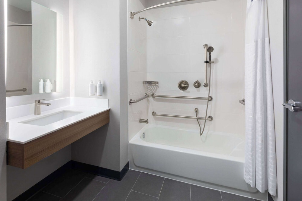 Microtel Inn & Suites by Wyndham Olive Branch 34/37