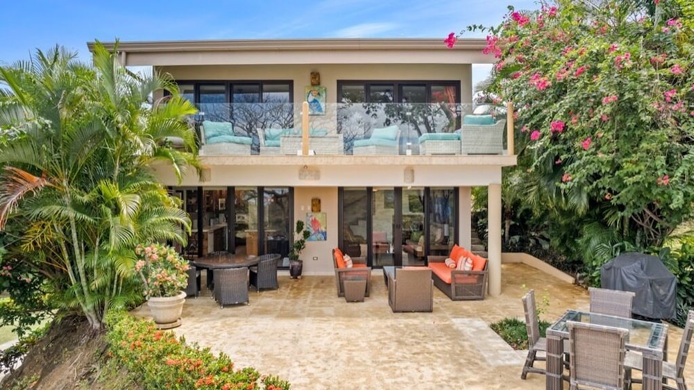 Bahia Pez Vela Resort 5/50