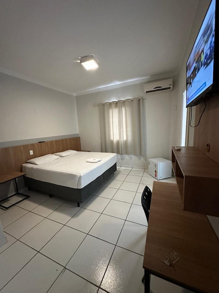 Hotel Uirapuru 10/50